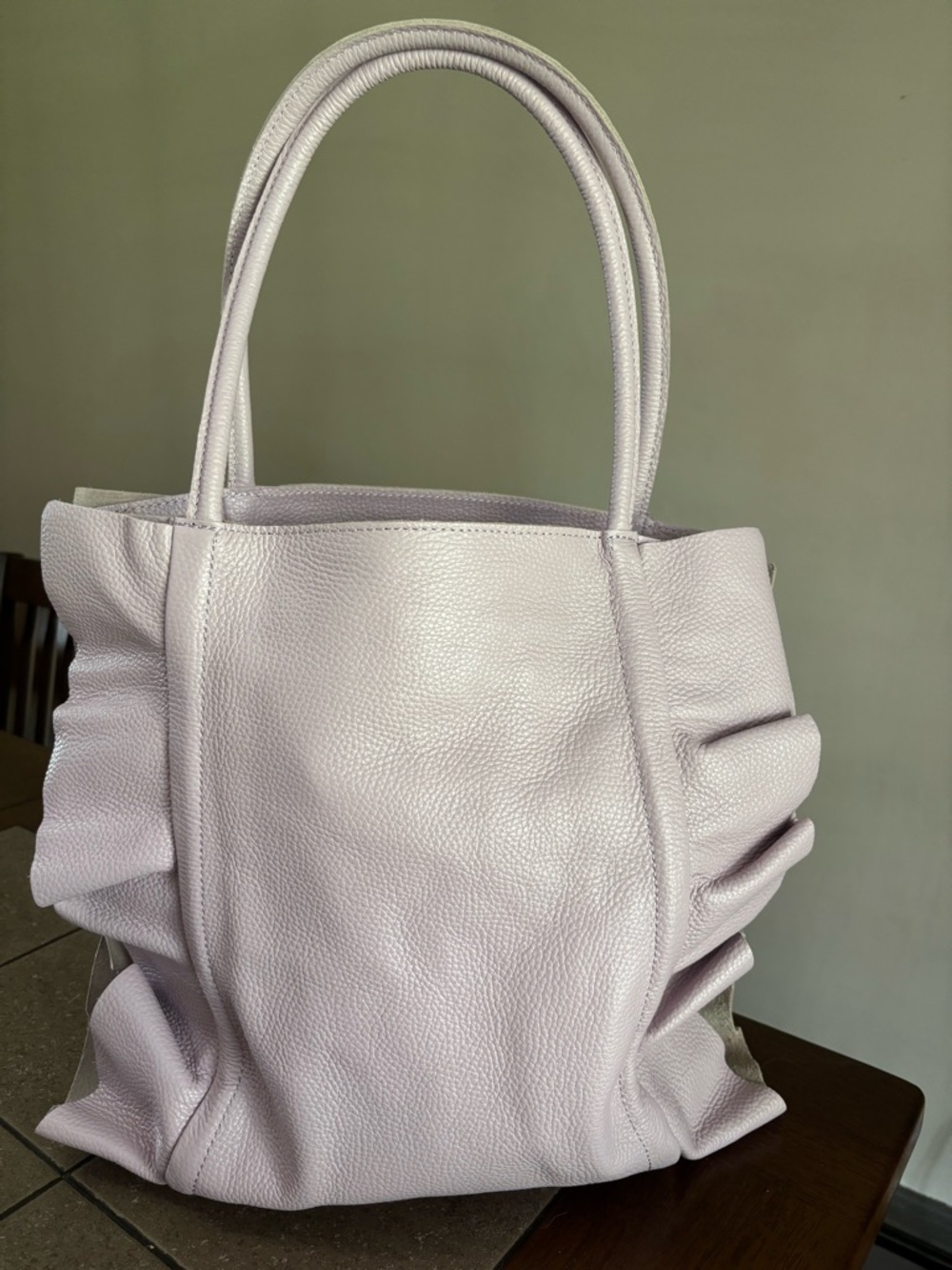 Italian Leather Bergamo Ruched Tote in lilac